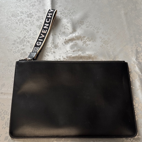 Givenchy XL Wrislet